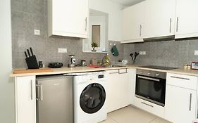 Homey Renovated 1 Bedroom Apartment In Kesariani